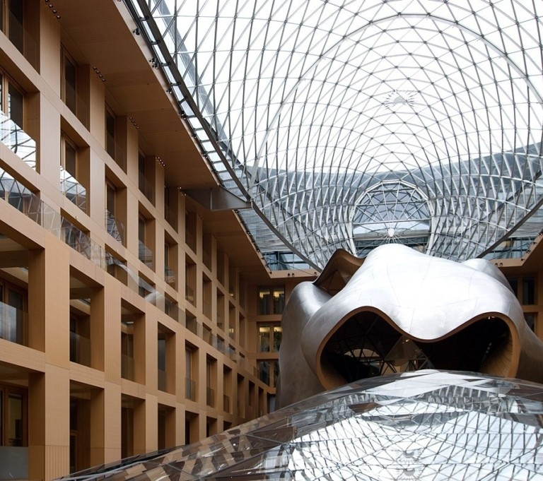 Frank Gehry: Γιατί ήταν ο άνθρωπος που άλλαξε την ιστορία της αρχιτεκτονικής για πάντα