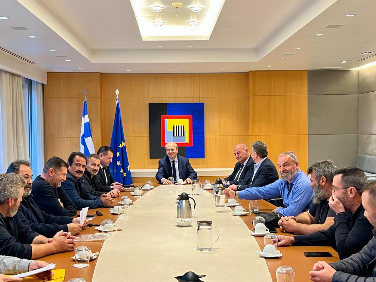 Χατζηδάκης – Τσιάρας: Συναντήθηκαν με αγρότες της Κρήτης – Δεσμεύτηκαν να αντιμετωπίσουν αρκετά από τα αιτήματά τους | Ειδήσεις για την Οικονομία