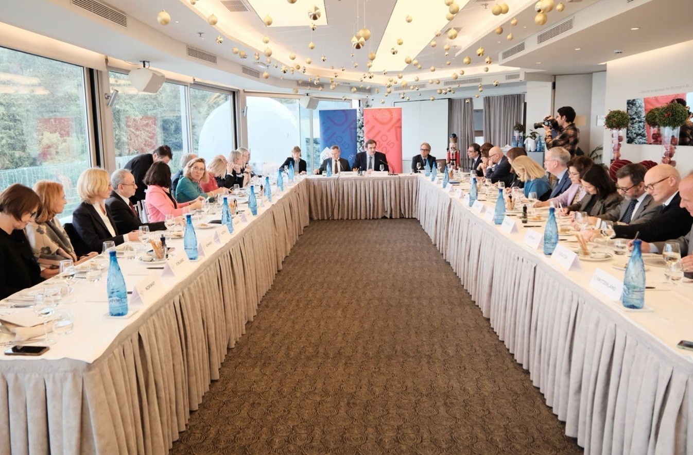 Συνάντηση Πιερρακάκη με πρέσβεις ΕΕ: Η Ευρώπη χρειάζεται επιτάχυνση μεταρρυθμίσεων και δημοσιονομική ισορροπία | Ειδήσεις για την Οικονομία