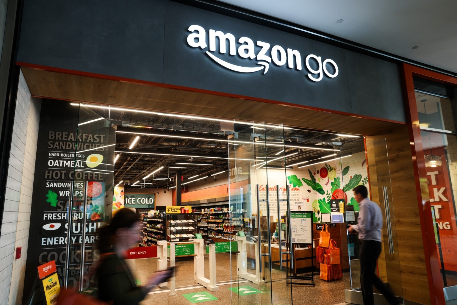 Amazon Exit: Το τέλος εποχής για τα Go και Fresh και το μεγάλο στοίχημα του Whole Foods