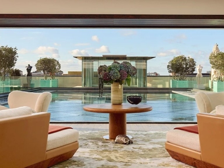 9 υπερπολυτελείς σουίτες που κόβουν την ανάσα – Η μία είναι στην Ελλάδα