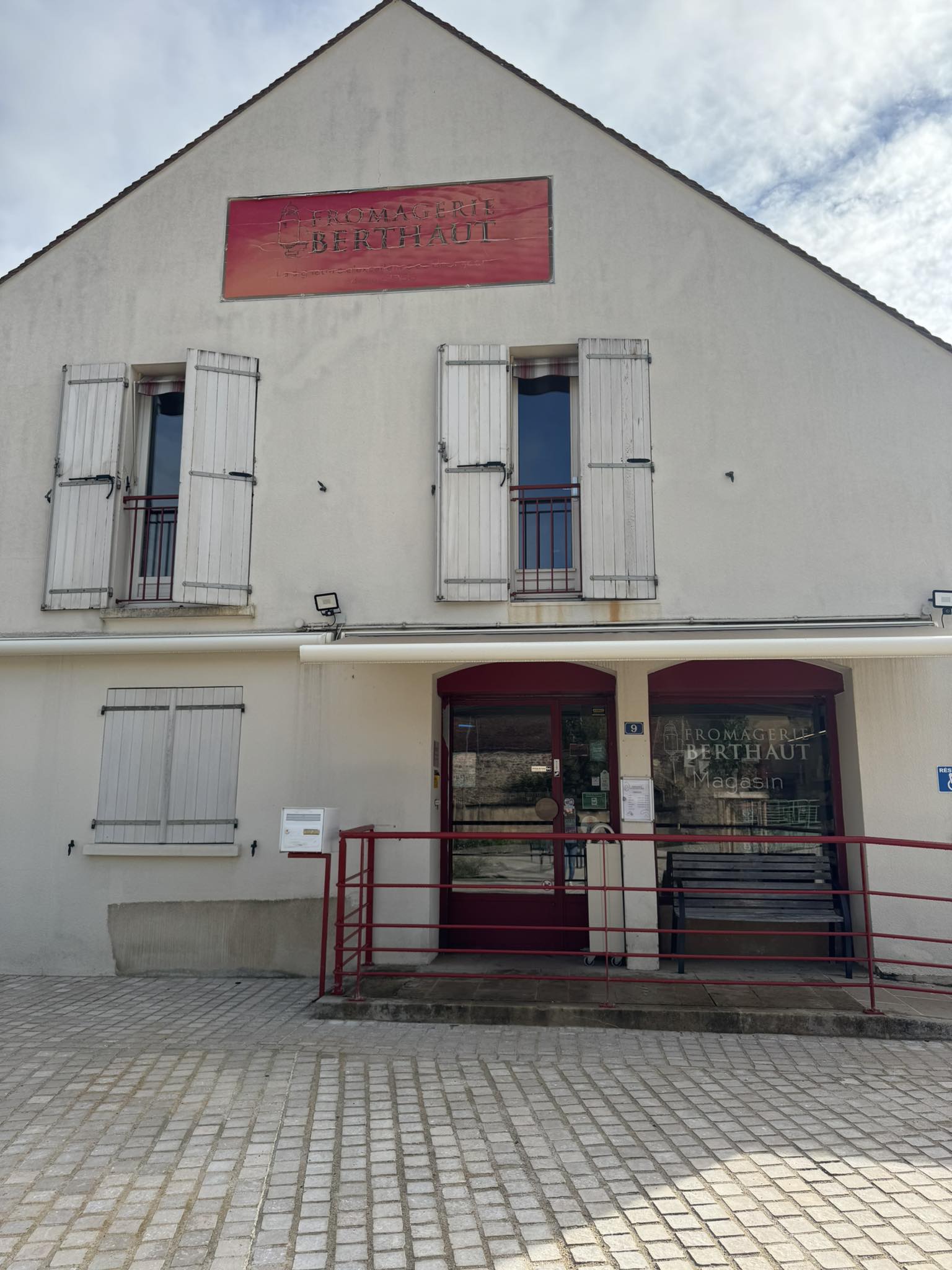 5 ιστορικά τυροκομεία και καταστήματα γαλακτοκομικών στην Ευρώπη