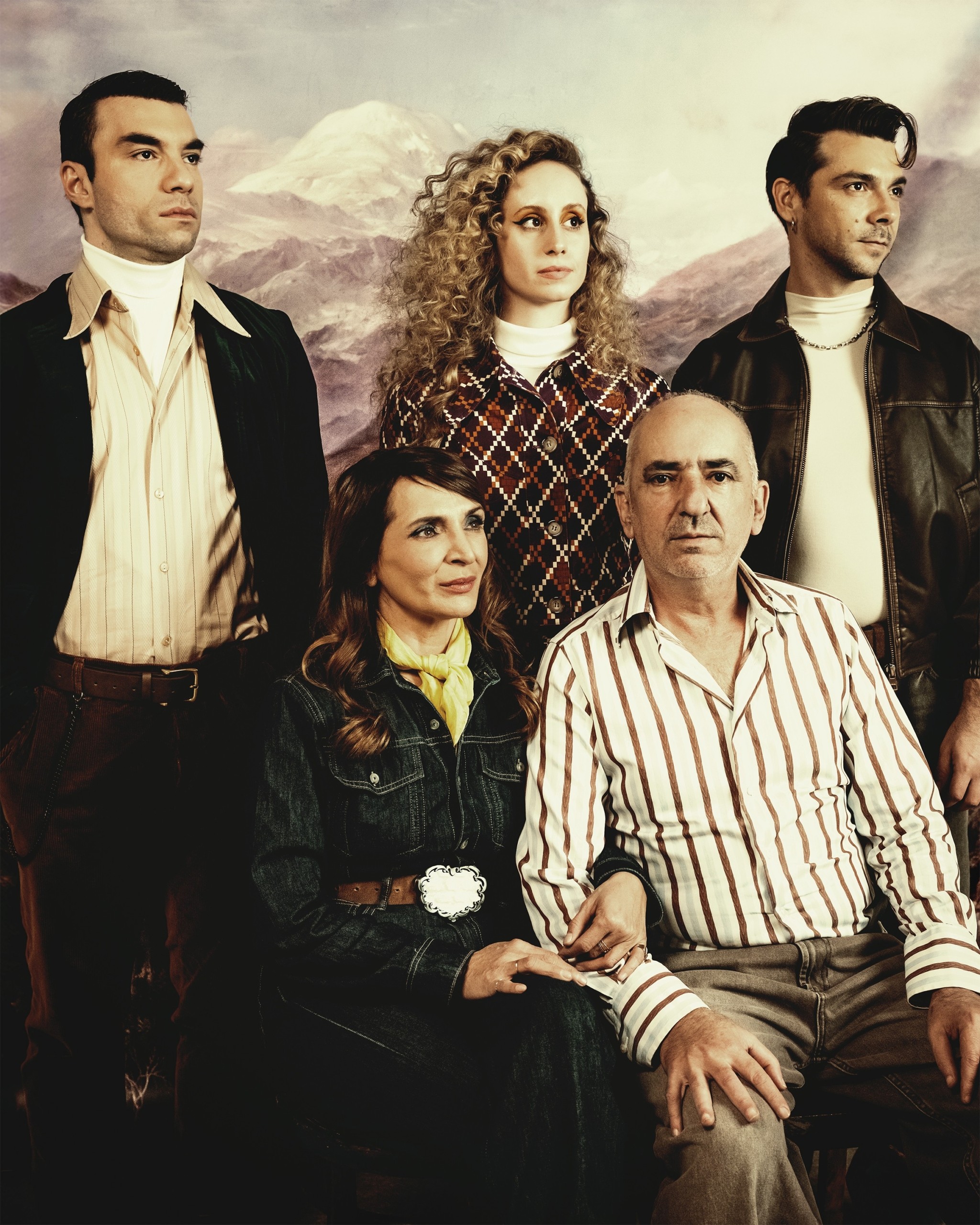 6 τοπ θεατρικές παραστάσεις που ανοίγουν την αυλαία του 2026