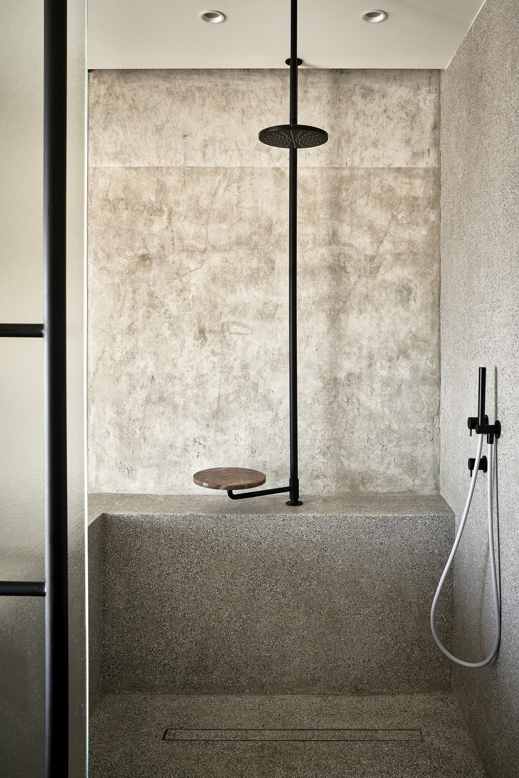 Νίκος Καραφλός, Dexamenes: “Τι κάνεις με αυτό που ο κόσμος θεωρεί τελειωμένο” – Η ιστορία μιας case-study μεταμόρφωσης στην Ηλεία