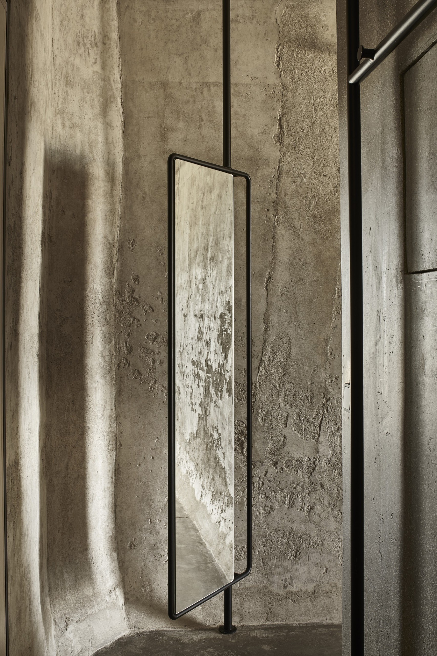 Νίκος Καραφλός, Dexamenes: “Τι κάνεις με αυτό που ο κόσμος θεωρεί τελειωμένο” – Η ιστορία μιας case-study μεταμόρφωσης στην Ηλεία