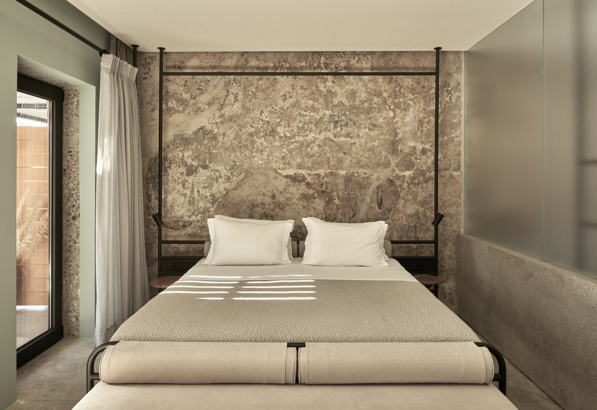 Νίκος Καραφλός, Dexamenes: “Τι κάνεις με αυτό που ο κόσμος θεωρεί τελειωμένο” – Η ιστορία μιας case-study μεταμόρφωσης στην Ηλεία