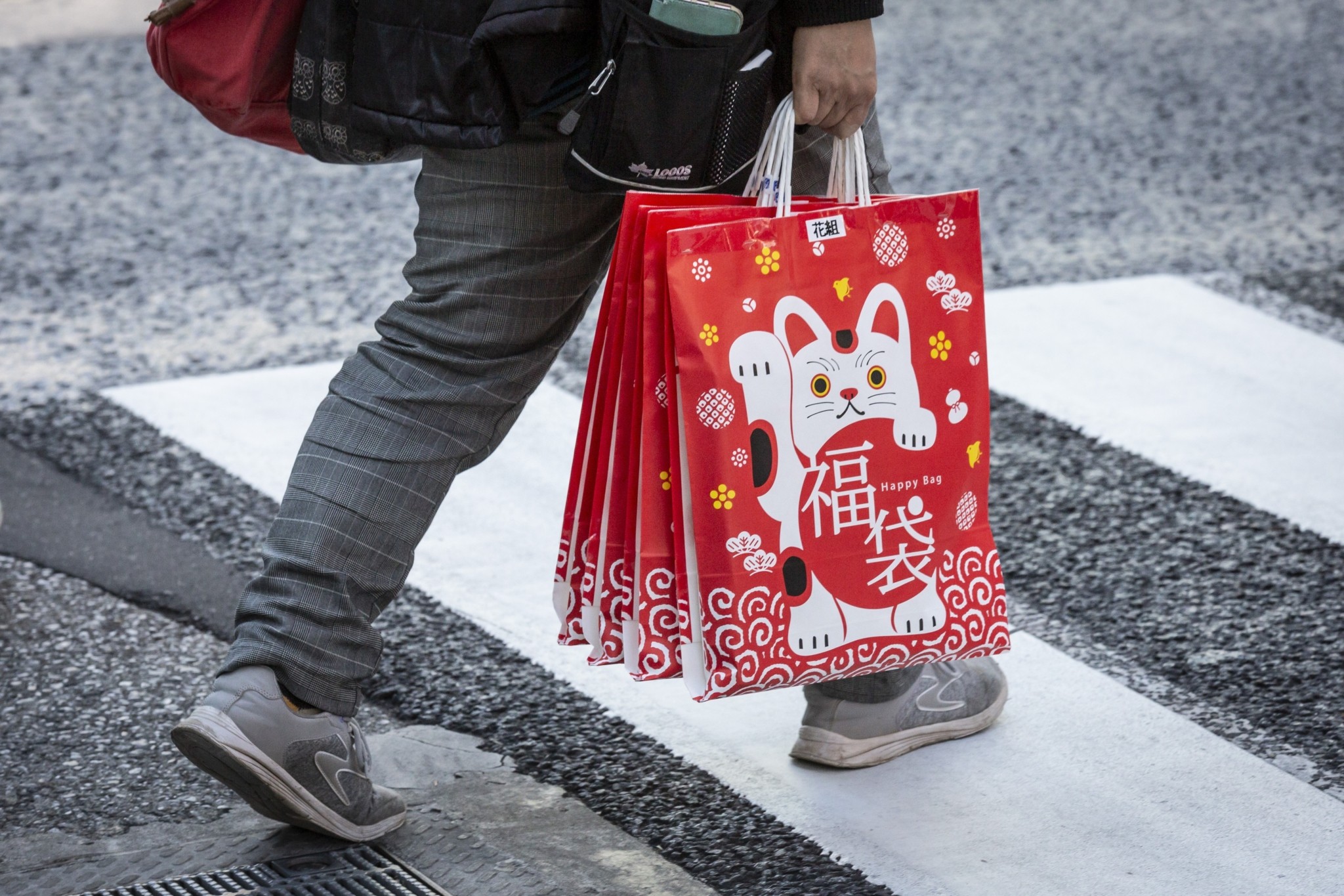 Τι είναι τα τυχερά Mystery Boxes: Τα κουτιά με το άγνωστο περιεχόμενο κάνουν την έκπληξη