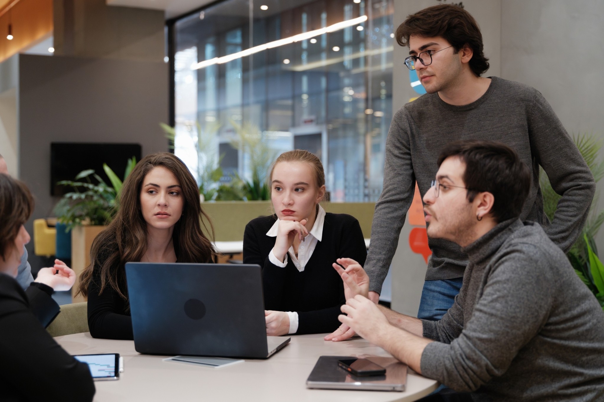 Γιατί το πτυχίο δεν αρκεί – Oι απόφοιτοι καλών πανεπιστημίων δυσκολεύονται να βρουν δουλειά