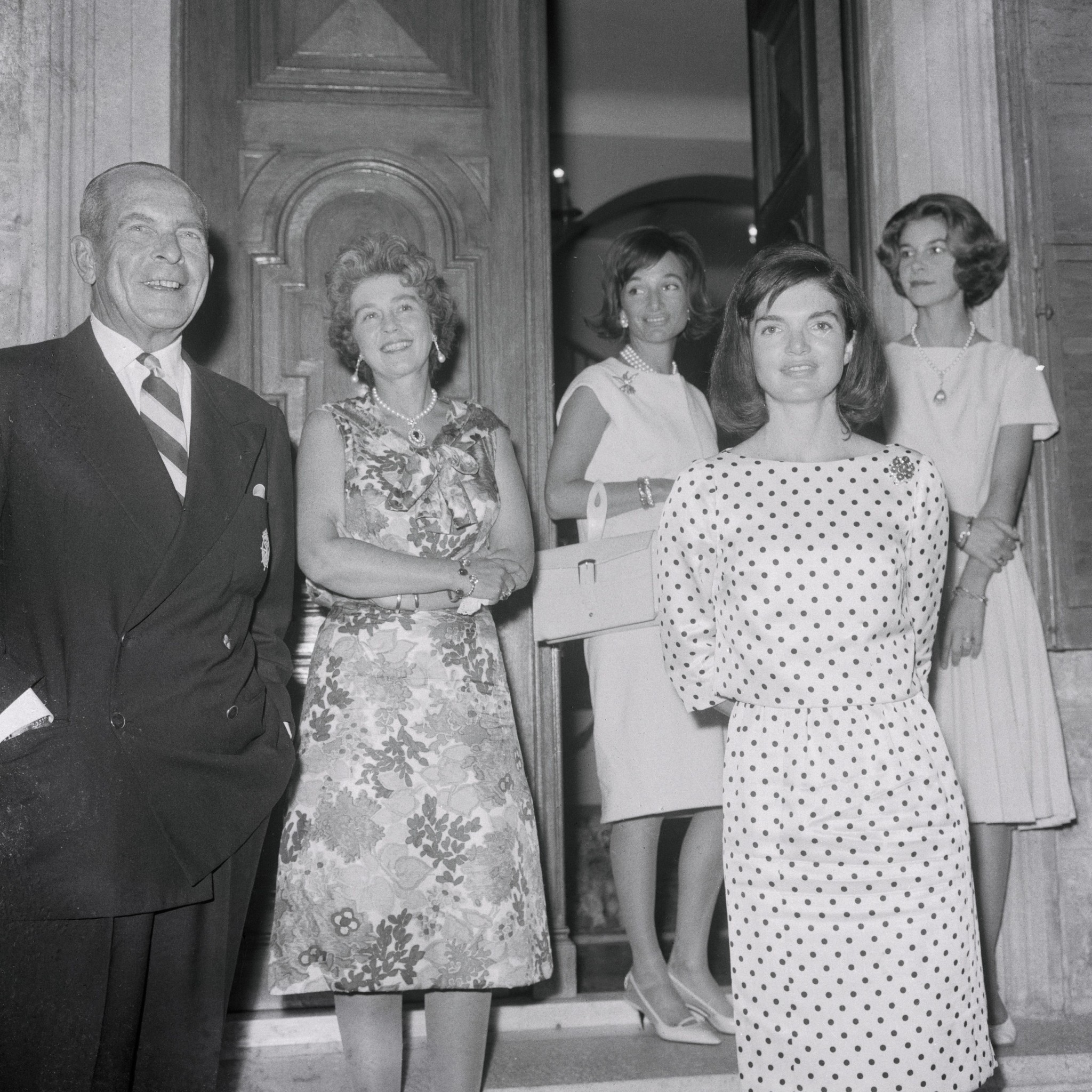 Ειρήνη: Η ασυνήθιστη πριγκίπισσα που έζησε πολλές ζωές