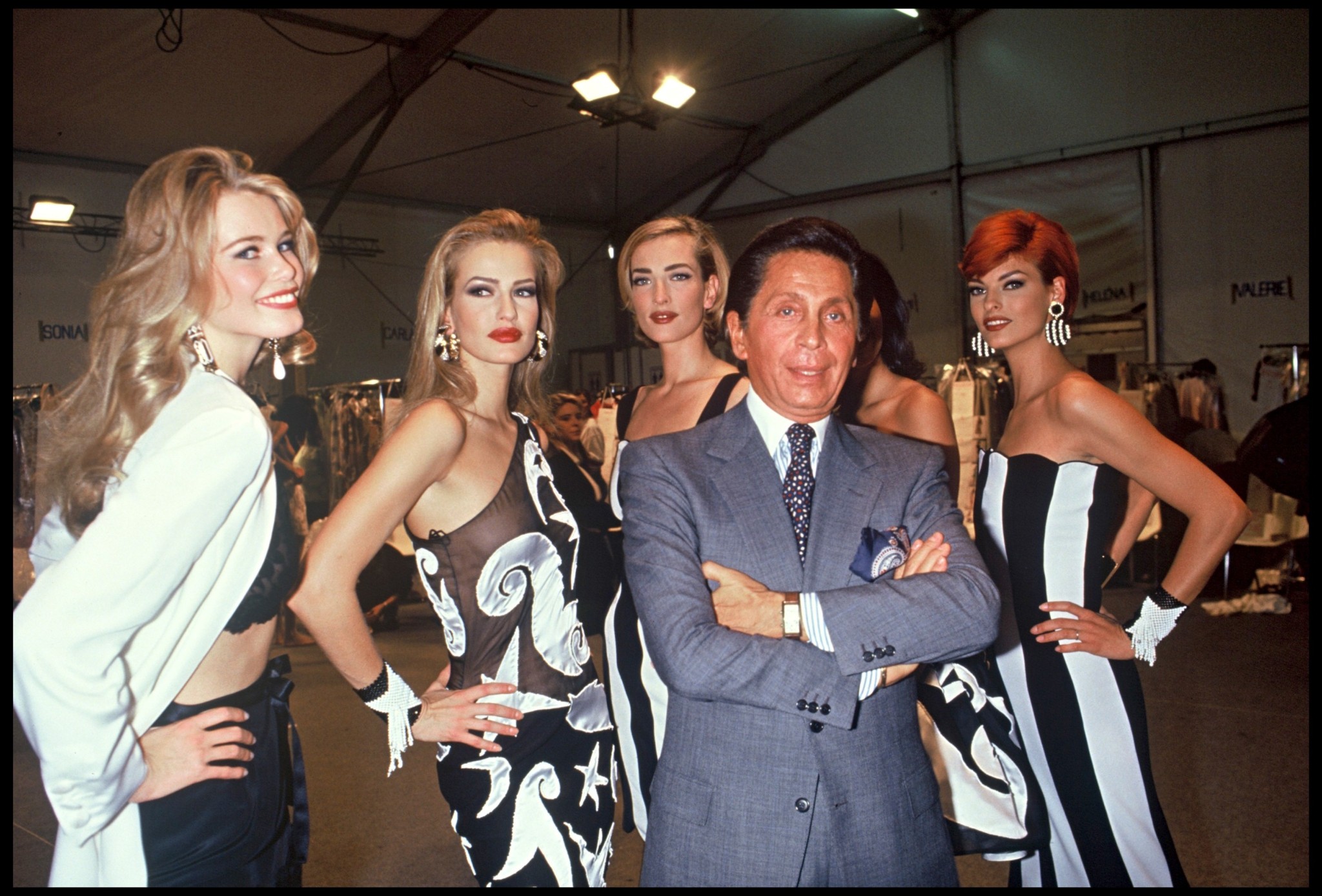 Valentino: Οι μεγάλες στιγμές του και τα φορέματα που έγραψαν ιστορία