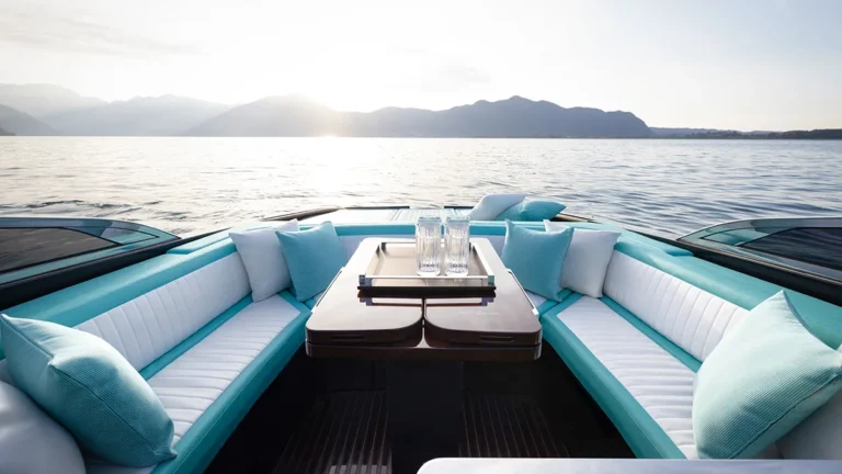 Riva Cento – Ενα νέο Riva με μήκος 12 μέτρα που βγαίνει σε 12 μόνο κομμάτια