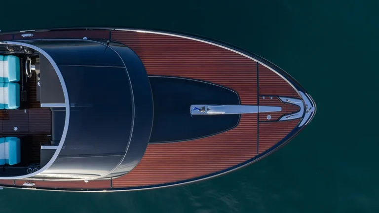 Riva Cento – Ενα νέο Riva με μήκος 12 μέτρα που βγαίνει σε 12 μόνο κομμάτια