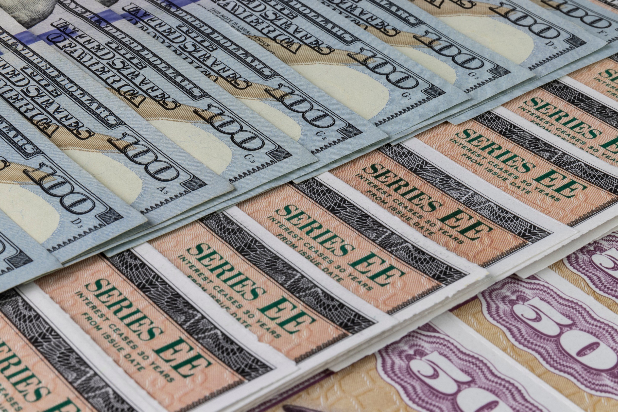 Υψηλό ρεκόρ $260 δισ. κατέγραψαν οι πωλήσεις ομολόγων από τις αρχές του έτους (γράφημα) | Ειδήσεις για την Οικονομία