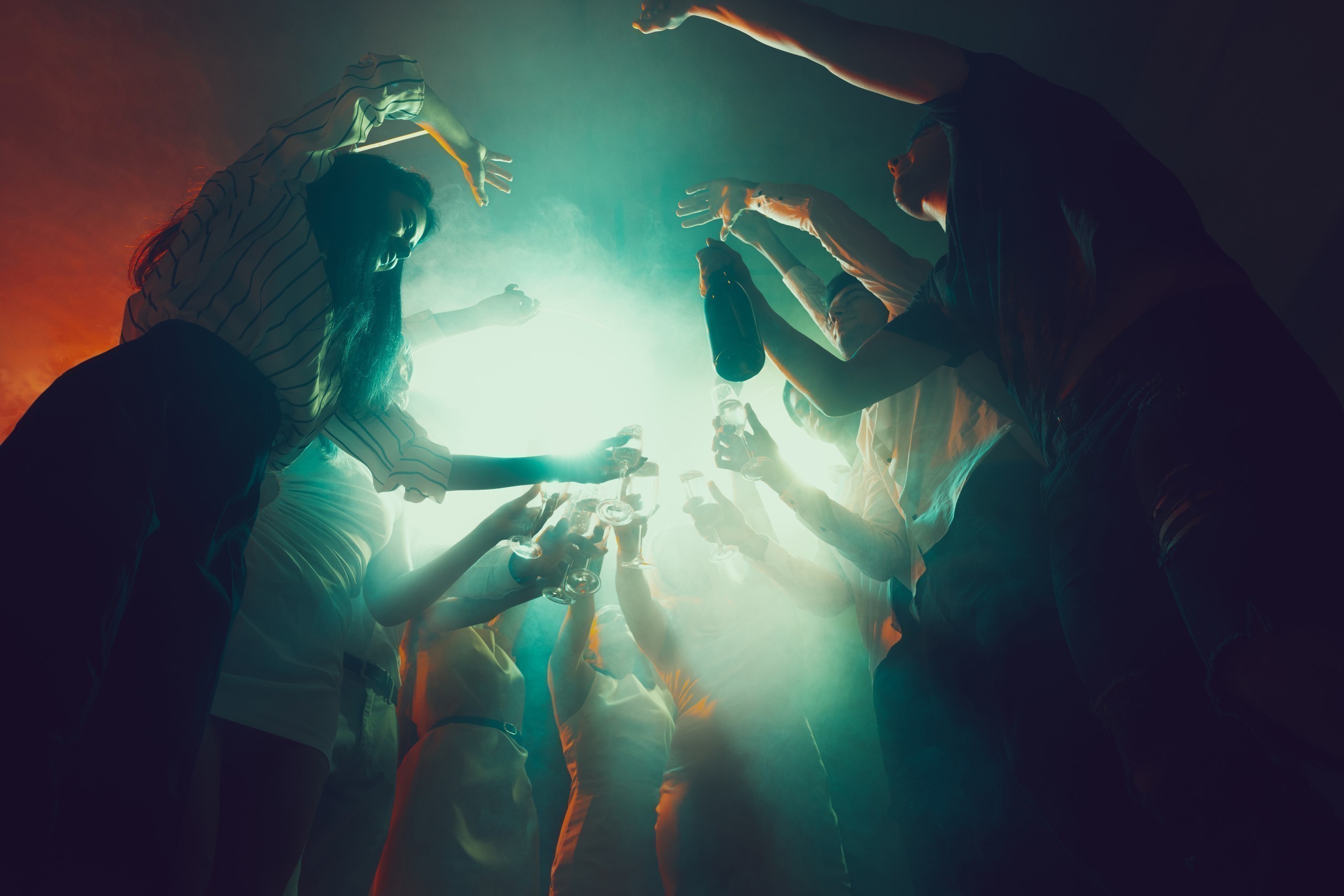 Ακίνητοι σε club και συναυλίες: Πώς τα κινητά σκοτώνουν τον χορό | Ειδήσεις για την Οικονομία