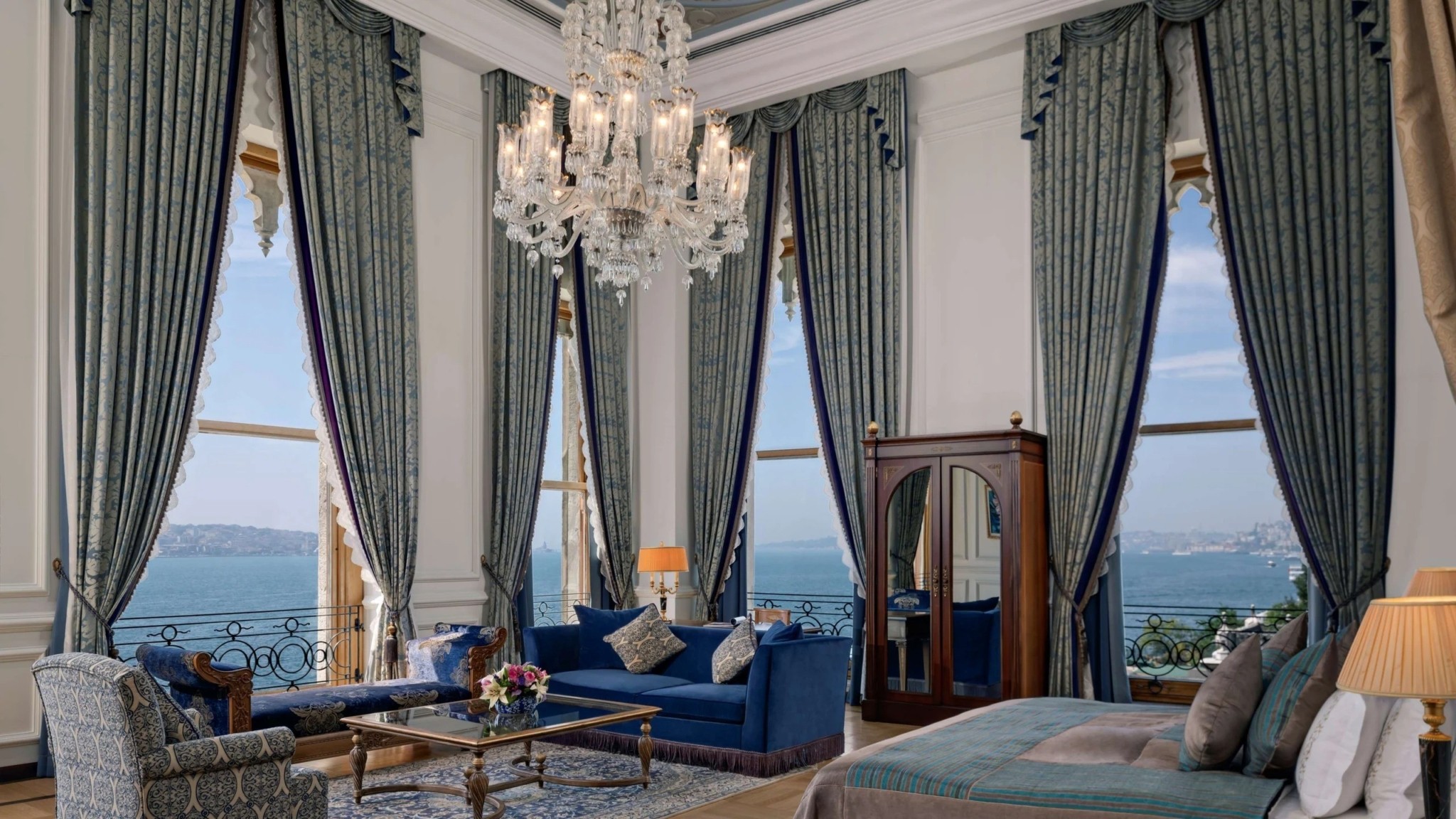 9 υπερπολυτελείς σουίτες που κόβουν την ανάσα – Η μία είναι στην Ελλάδα