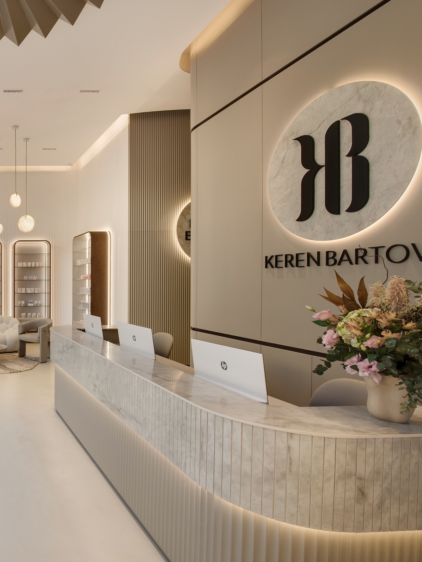 Πώς αποκτούν οι διασημότητες το «δέρμα δισεκατομμυριούχου» – Πανάκριβα προϊόντα, χρυσές θεραπείες