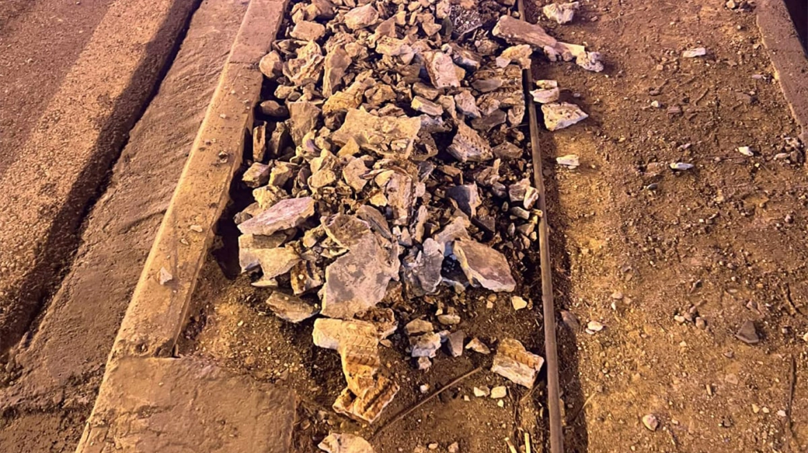 Αποκολλήθηκε τμήμα γέφυρας στη Νέα Ιωνία – Κλειστή μια λωρίδα προς Χαλάνδρι (vid) | Ειδήσεις για την Οικονομία