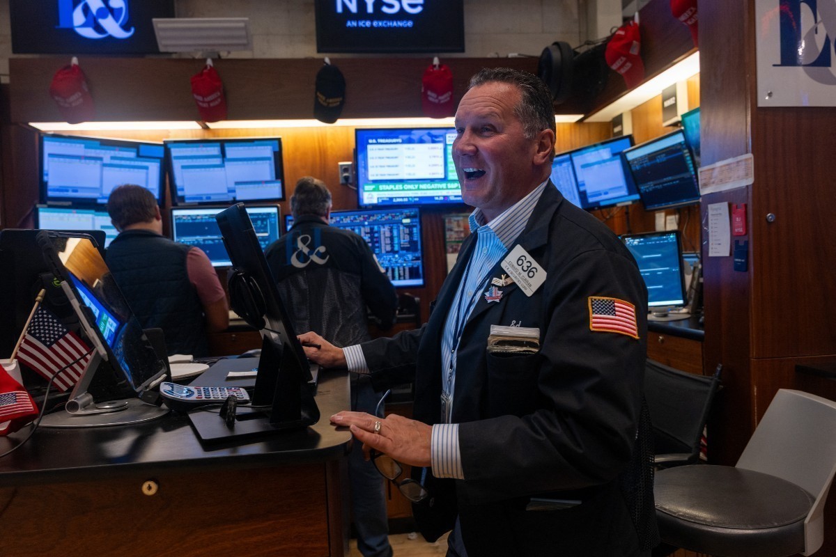 Wall Street: Νέο ρεκόρ για τον Dow, που συνεχίζει το θετικό σερί του 2026 | Ειδήσεις για την Οικονομία