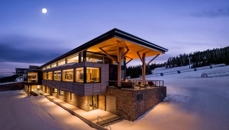 Πίσω από τις πόρτες 5 τοπ members club