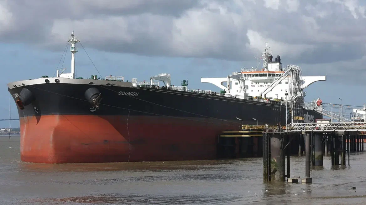 «Σούνιον»: Στα αζήτητα το δεξαμενόπλοιο που χτυπήθηκε από τους Χούθι (pics) | Ειδήσεις για την Οικονομία