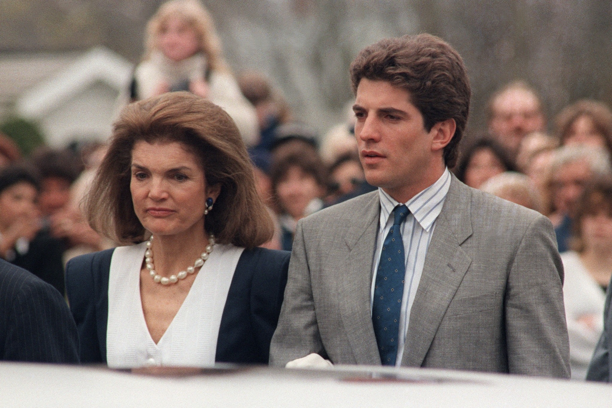 Γιατί ο John F. Kennedy Jr. είναι ένα διαρκές ανδρικό πρότυπο