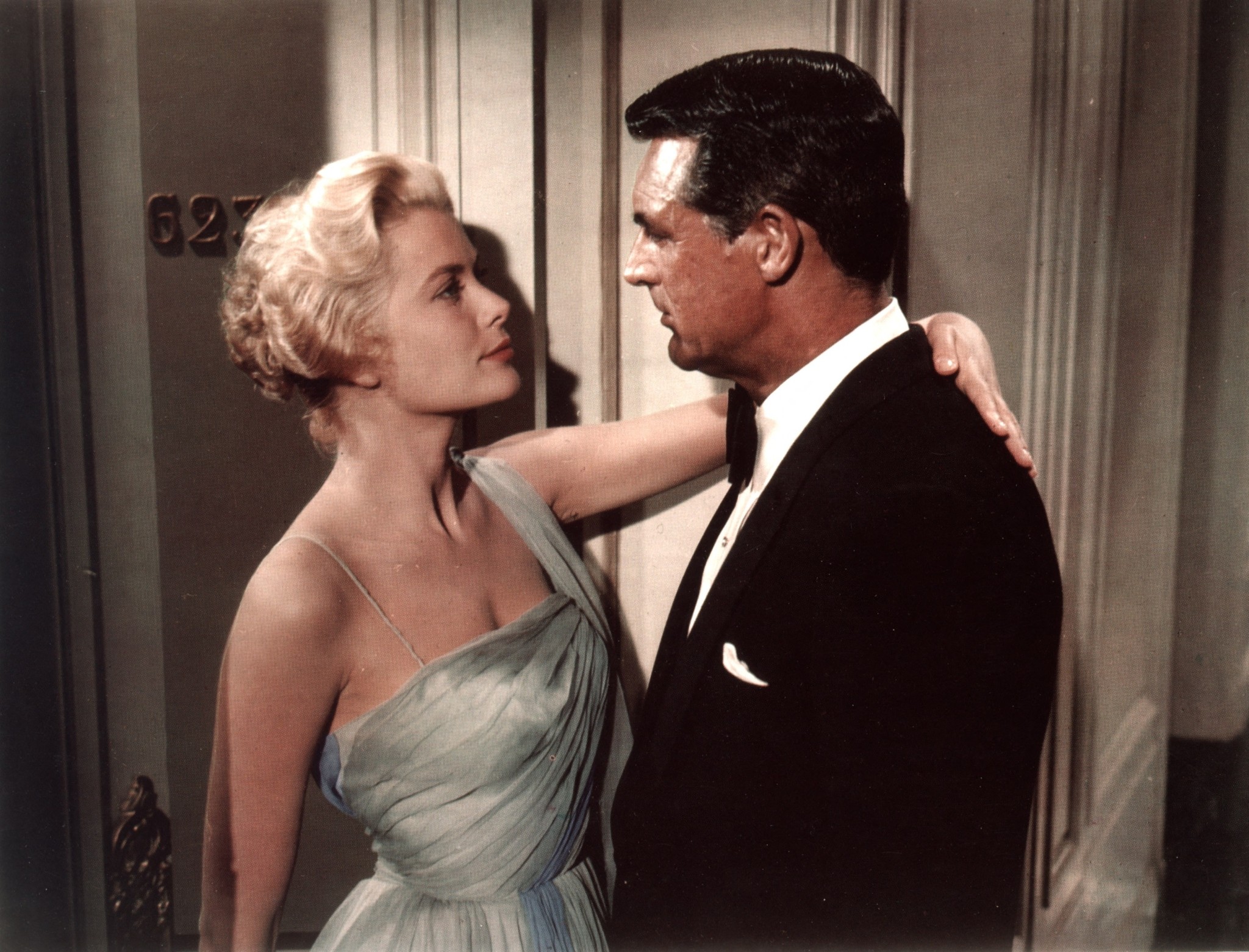 Το μαντήλι-ποσέτ: ένα μικρό ύφασμα με μεγάλη ιστορία που κάνει πάντα τη διαφορά