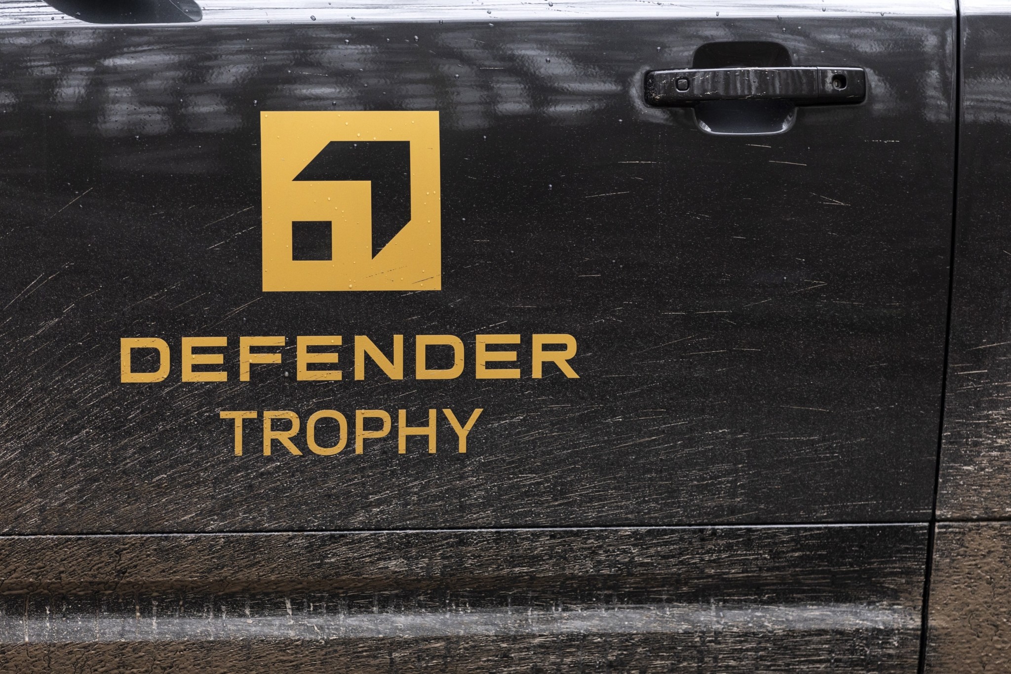 Defender Trophy: Ο θρύλος της περιπέτειας επιστρέφει