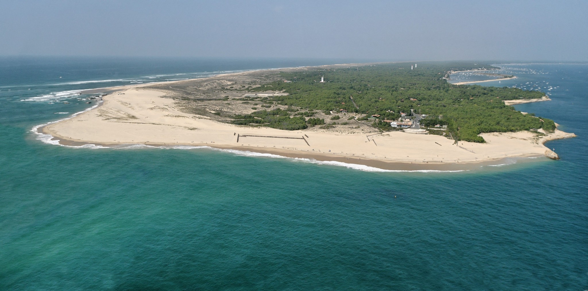 Ταξίδι στα γαλλικά Χάμπτονς: Το καταφύγιο πλούσιων και διάσημων στον Ατλαντικό