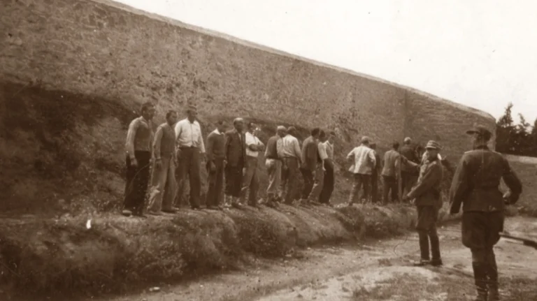 Στη Γάνδη κλιμάκιο του ΥΠΠΟ τα ντοκουμέντα της Καισαριανής – Eρευνάται αν υπάρχει και άλλο υλικό