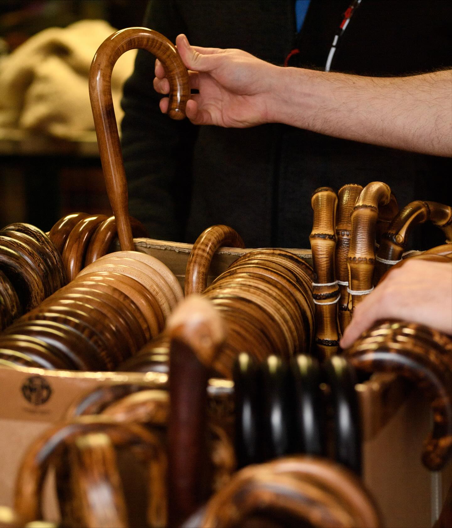 Οι καλύτερες χειροποίητες ομπρέλες στην Ευρώπη έχουν αληθινό στυλ