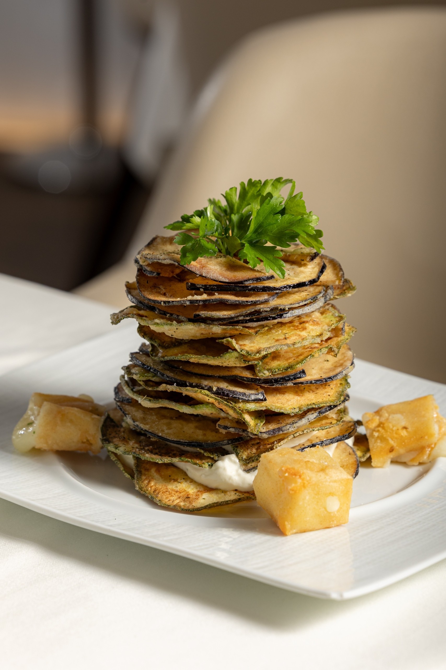 H εμπειρία στο Milos Athens: Κλασικό, λιτό και απαράμιλλο