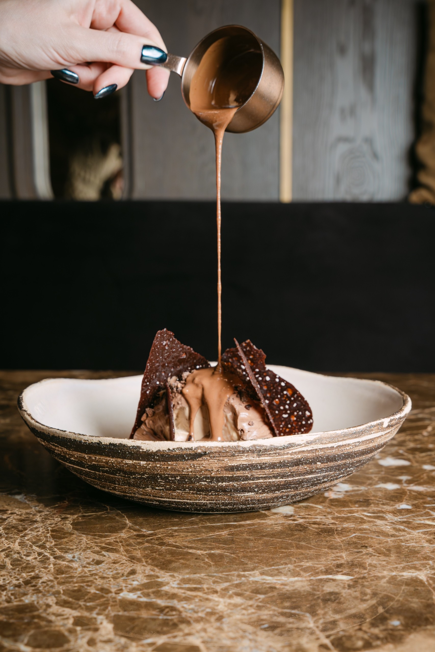 Ο Άγιος Βαλεντίνος στην Αθήνα: 10 τρόποι να ζήσετε τη βραδιά αλλιώς