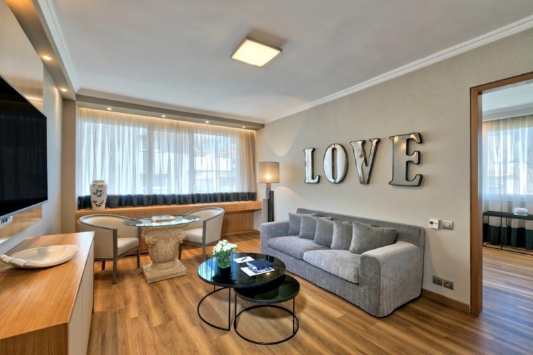 Ο Άγιος Βαλεντίνος στην Αθήνα: 10 τρόποι να ζήσετε τη βραδιά αλλιώς