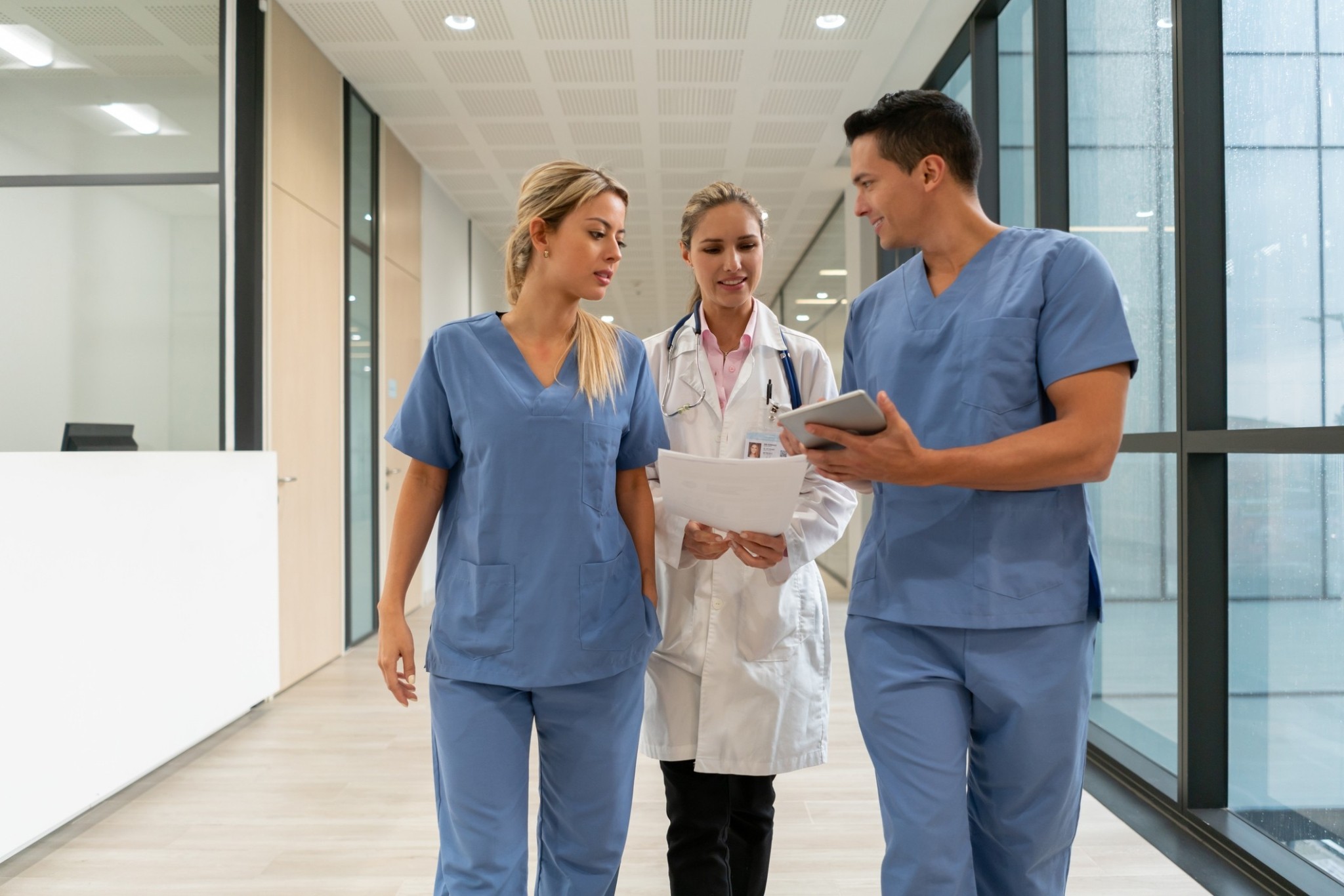 Ζητούνται γιατροί και νοσοκόμοι: Η παγκόσμια ζήτηση ανεβαίνει Ζητούνται γιατροί και νοσοκόμοι: Η παγκόσμια ζήτηση ανεβαίνει