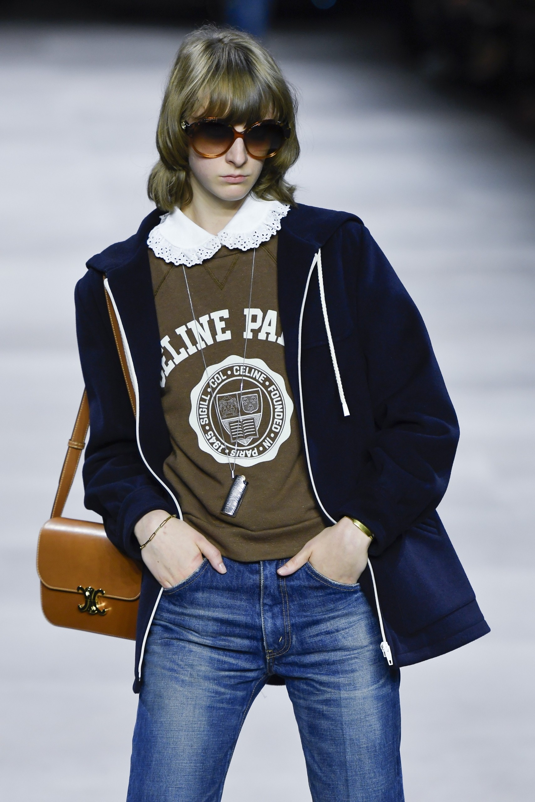 Triomphe: Αυτή η τσάντα είναι το σύγχρονο σύμβολο του οίκου Celine