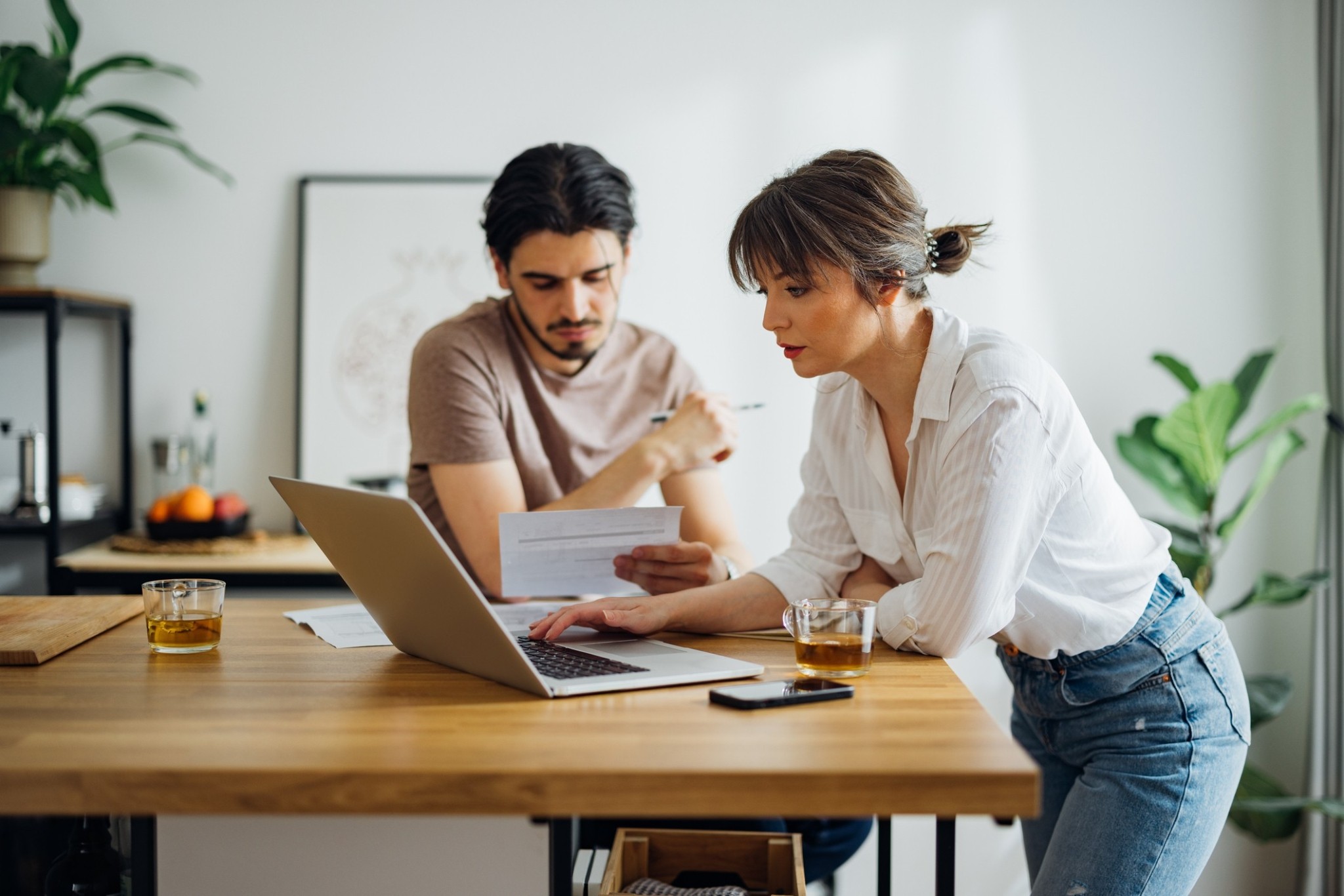 Η Μεγάλη Αποσυμπίεση: Η μεσαία τάξη γίνεται πλουσιότερη, αλλά αισθάνεται φτωχότερη