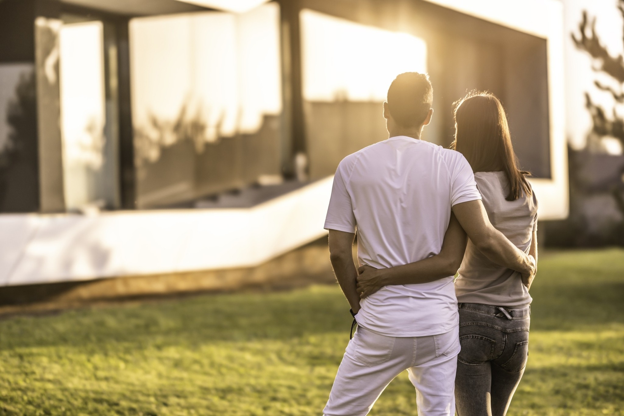 Η Μεγάλη Μεταβίβαση: Οι γονείς δεν περιμένουν πια τη διαθήκη, κληροδοτούν στα παιδιά τους νωρίτερα