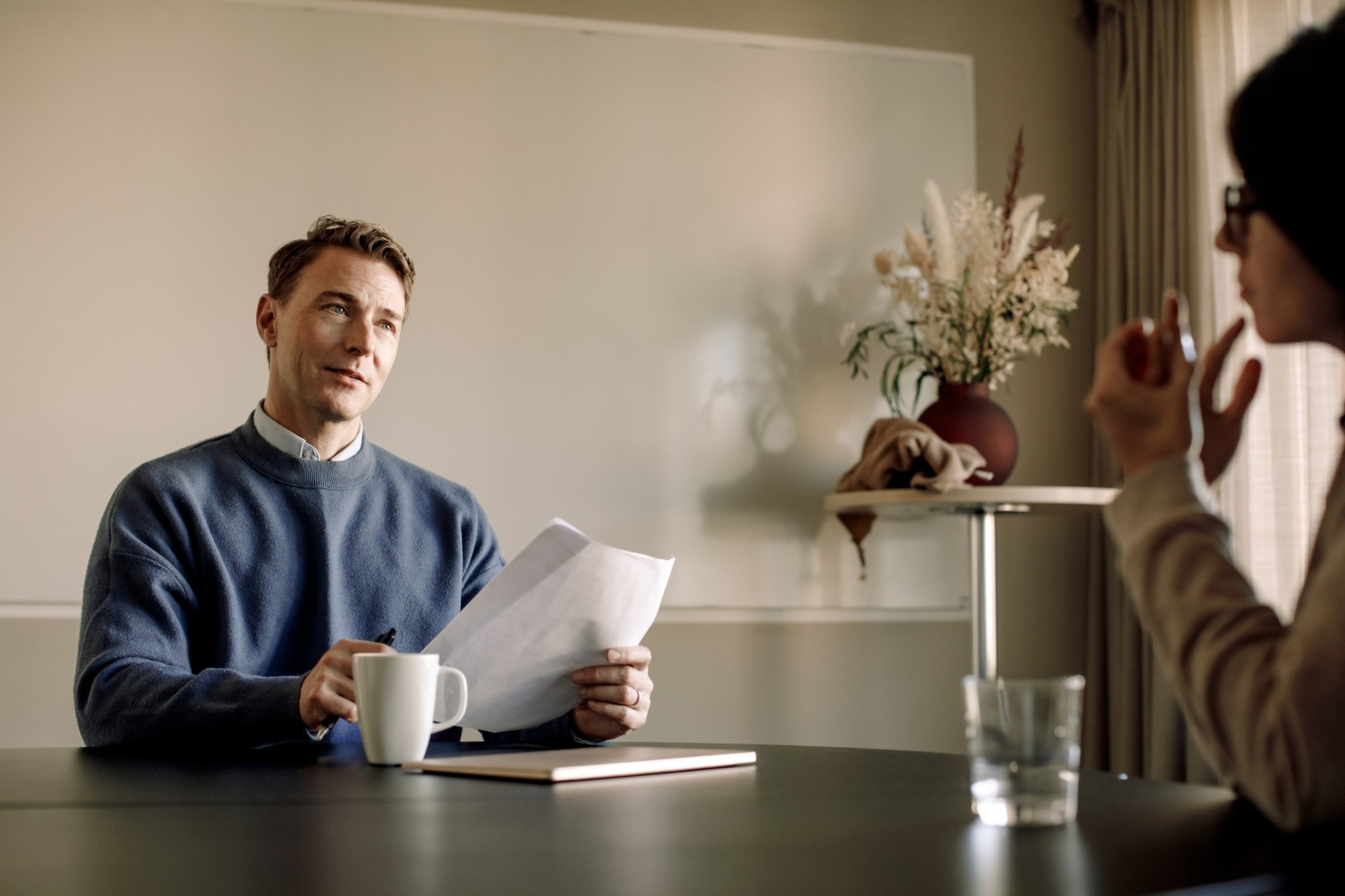 Απόφοιτοι πανεπιστημίων πληρώνουν headhunters για να τους βρουν δουλειά στις μεγάλες εταιρείες