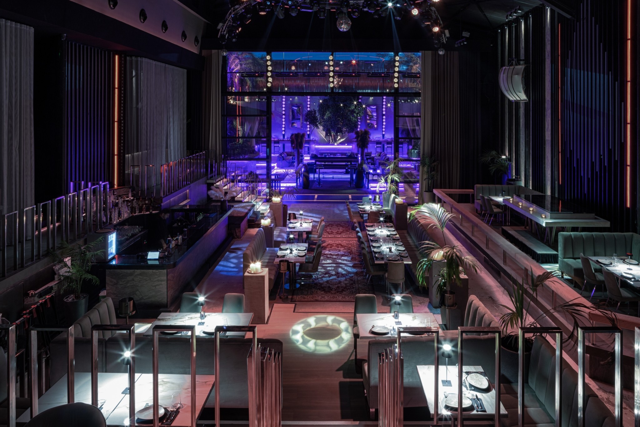 Ο Άγιος Βαλεντίνος στην Αθήνα: 10 τρόποι να ζήσετε τη βραδιά αλλιώς