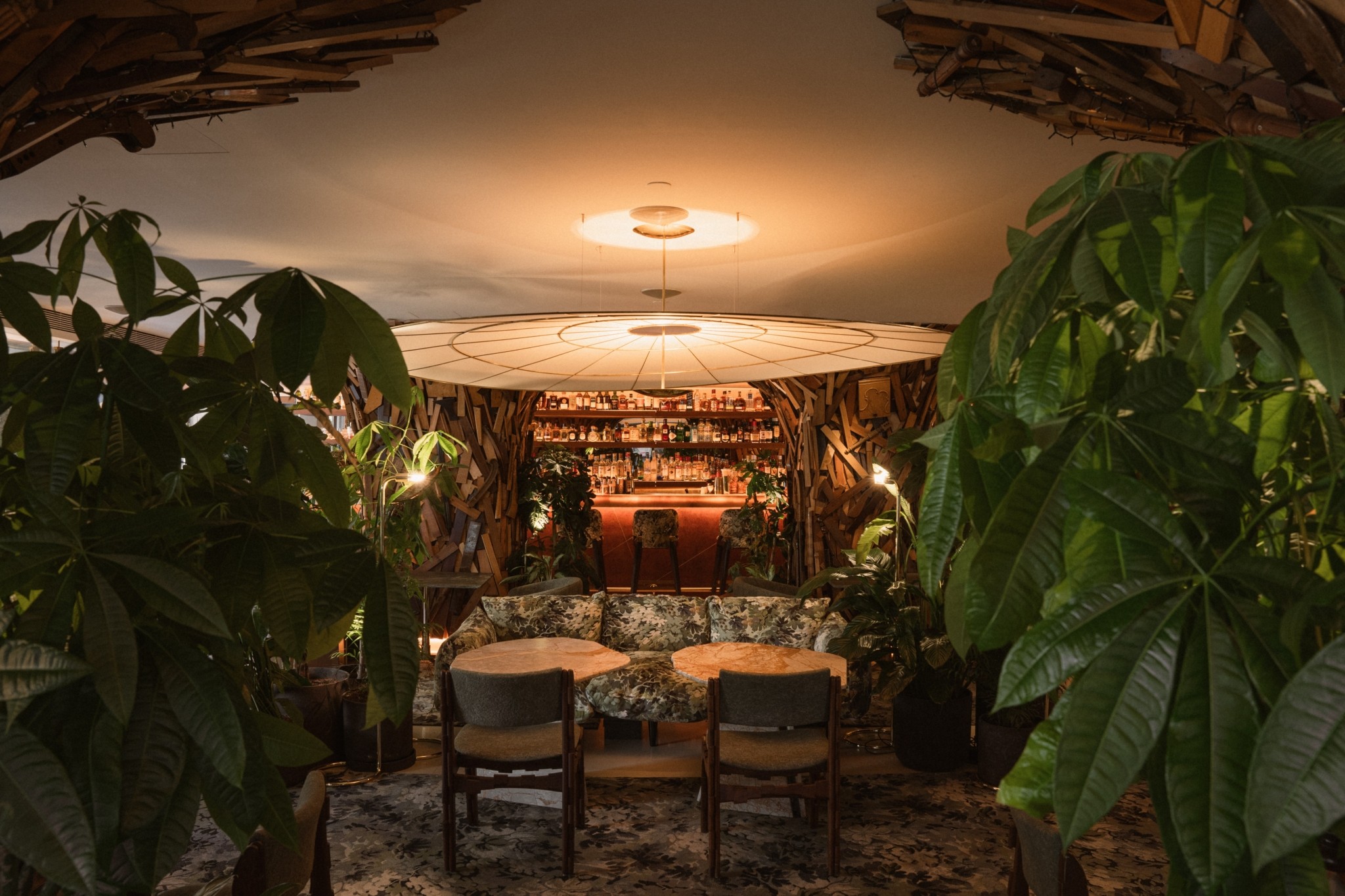 Ο Άγιος Βαλεντίνος στην Αθήνα: 10 τρόποι να ζήσετε τη βραδιά αλλιώς