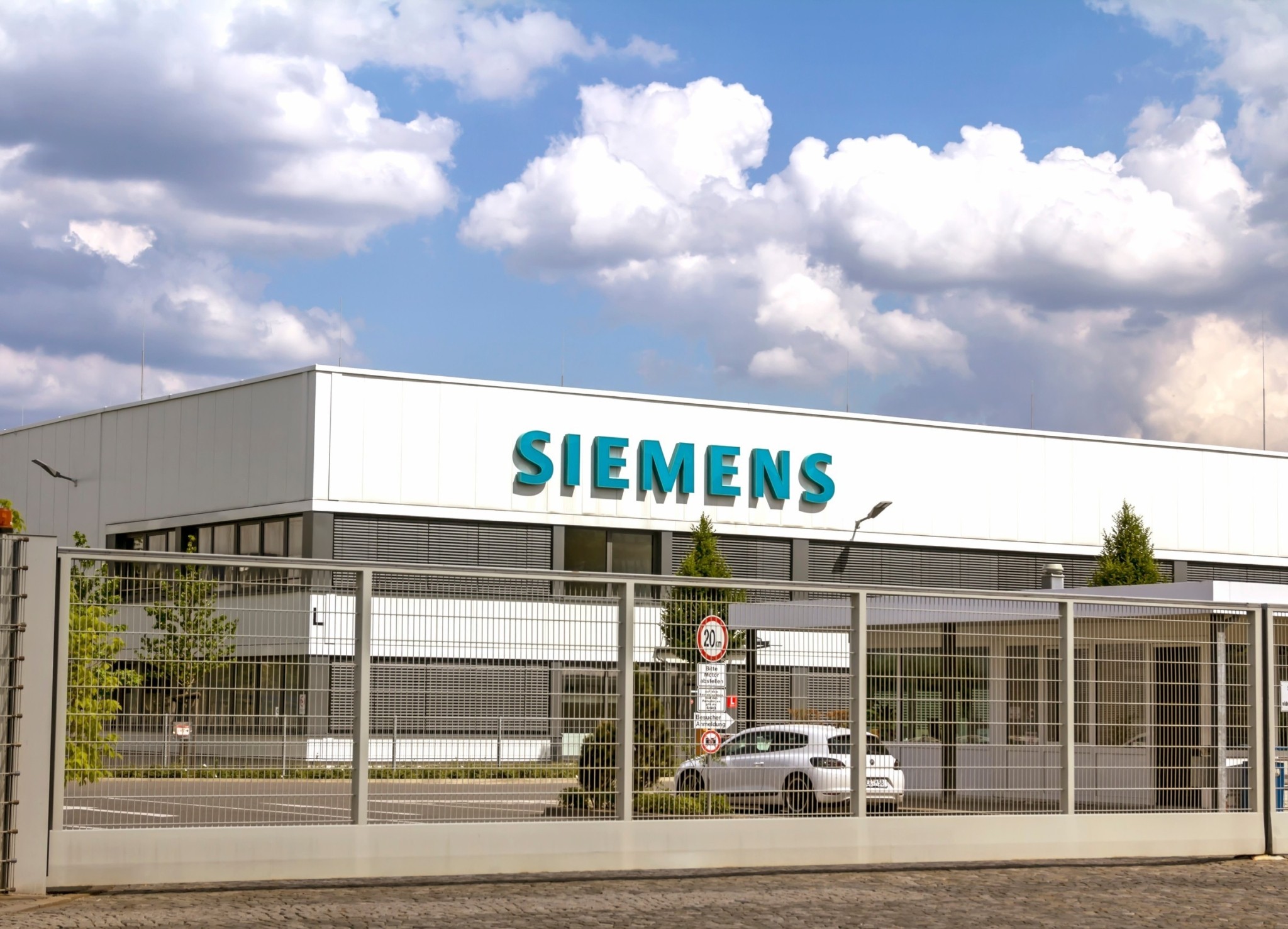 Siemens: Αναβαθμίζει τις προοπτικές για το 2026 με ώθηση από data centers