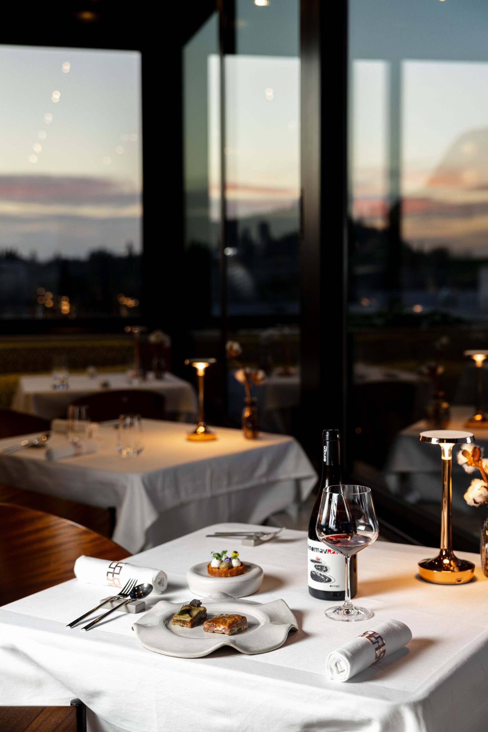 Ο Άγιος Βαλεντίνος στην Αθήνα: 10 τρόποι να ζήσετε τη βραδιά αλλιώς