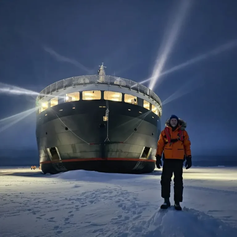 Ο άνθρωπος που ταξιδεύει προς τη μέση του πουθενά