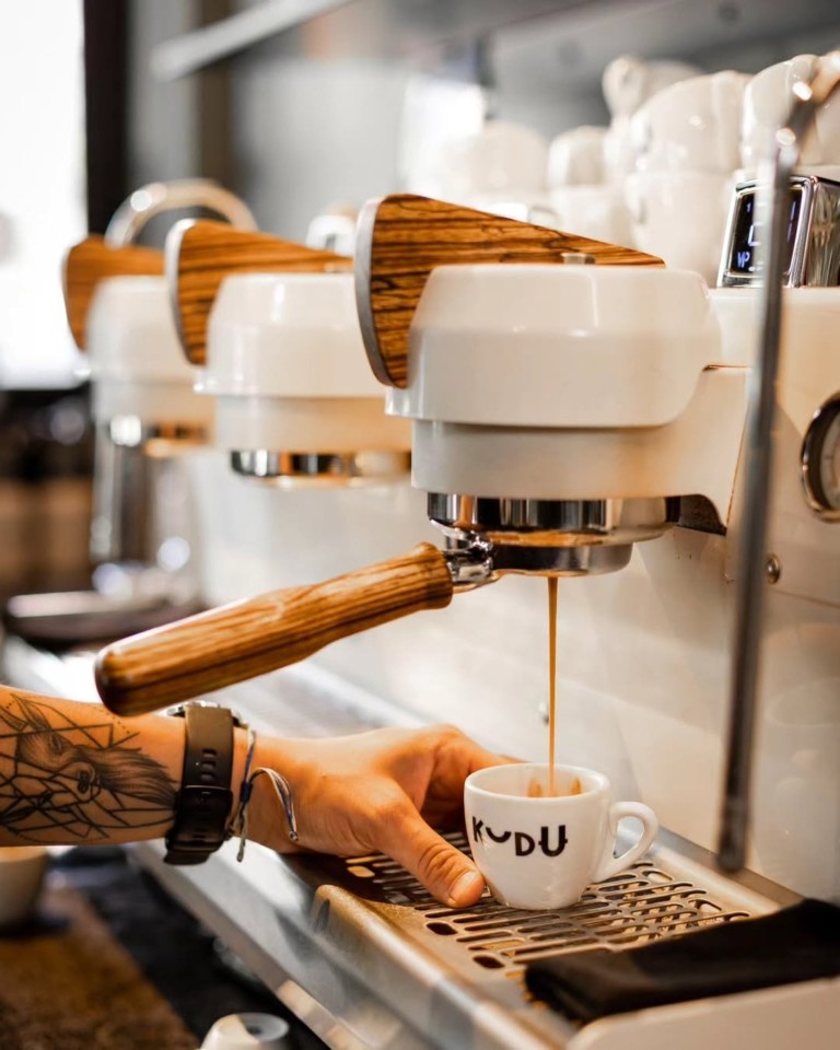 Πώς ο καφές στην Αθήνα έγινε τελετουργία: Αυτές είναι οι τοπ διευθύνσεις