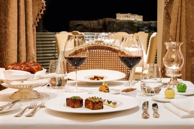 Sold out έναν μήνα πριν: Πώς ο Άγιος Βαλεντίνος έγινε η τοπ βραδιά των εστιατορίων