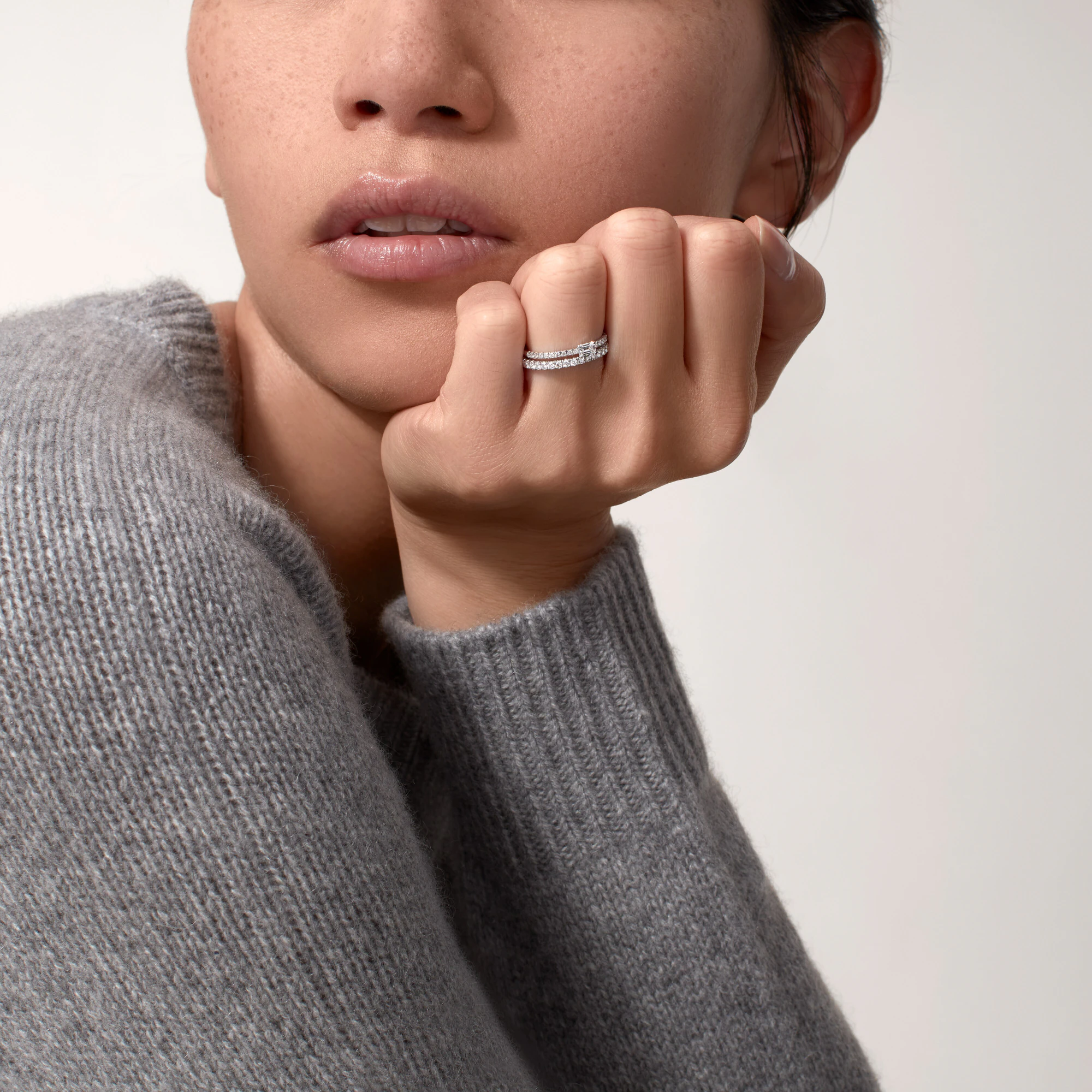 Πέτρα, σχέδιο, τιμή: Πώς δημιουργείται ένα μονόπετρο δαχτυλίδι κατά παραγγελία