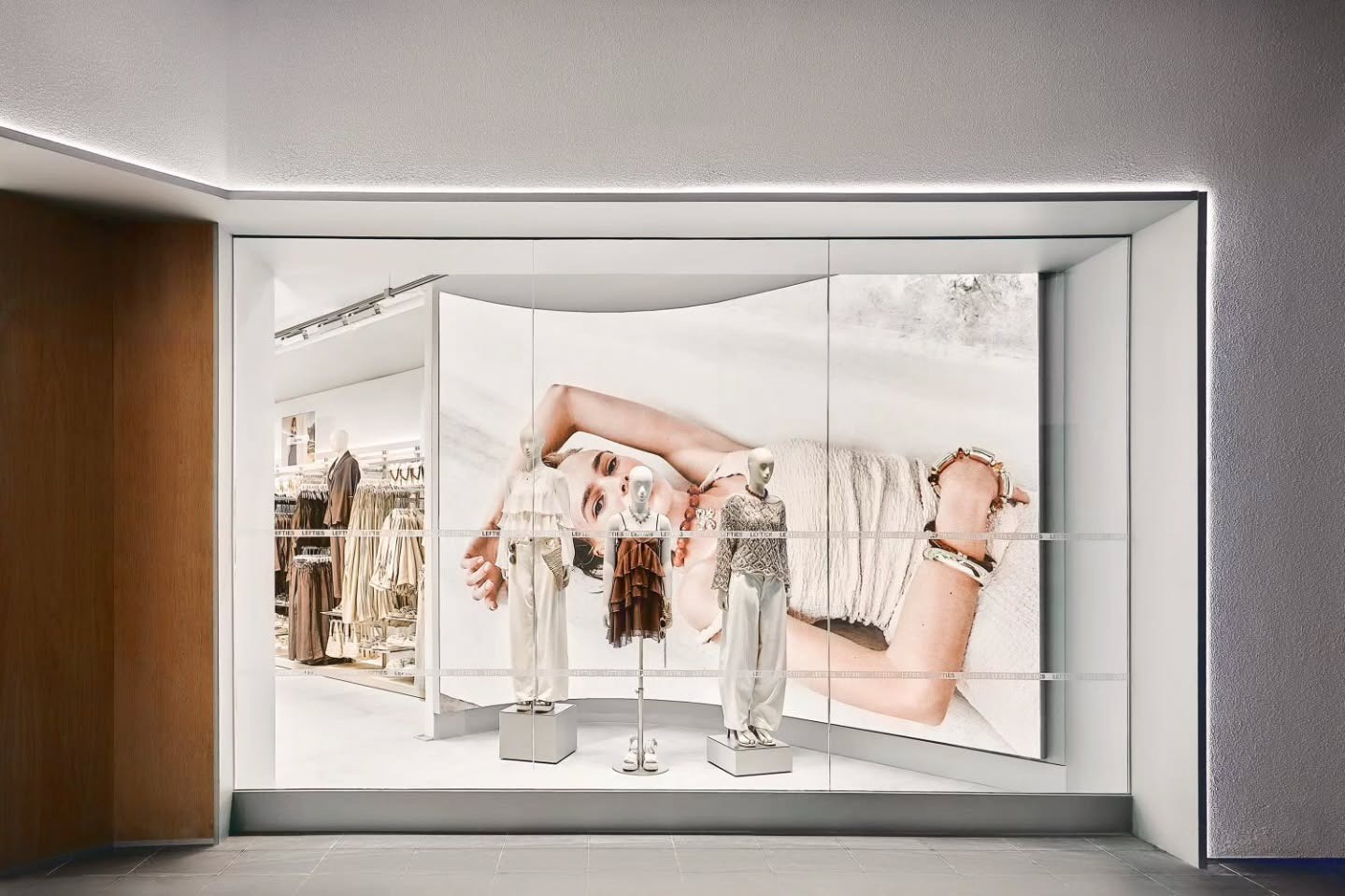 Lefties: Το φθηνό brand που μοσχοπουλάει τα απομεινάρια του Zara