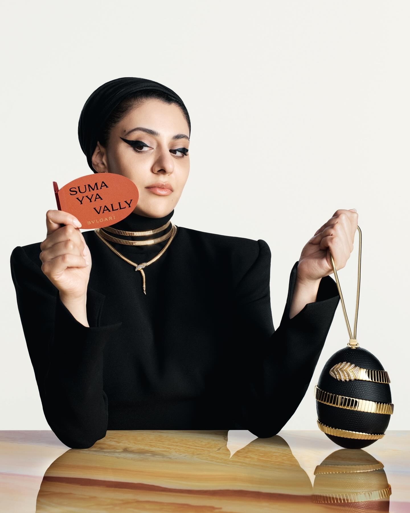 Οι νέες τσάντες-αριστουργήματα από τη Μαίρη Κατράντζου για τον οίκο Bvlgari