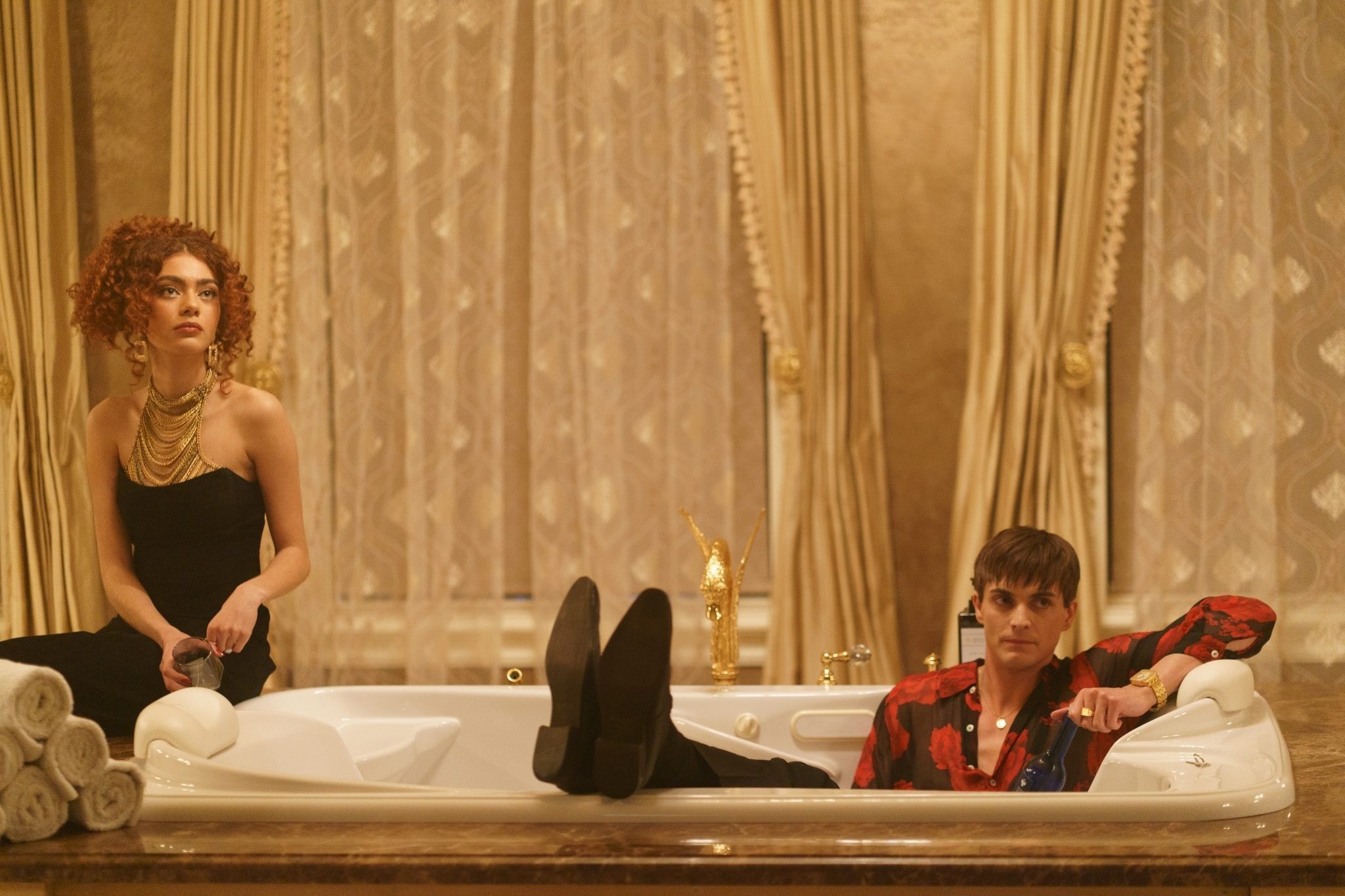 Γιατί οι ετερόφυλες γυναίκες λατρεύουν τα γκέι δράματα στην τηλεόραση