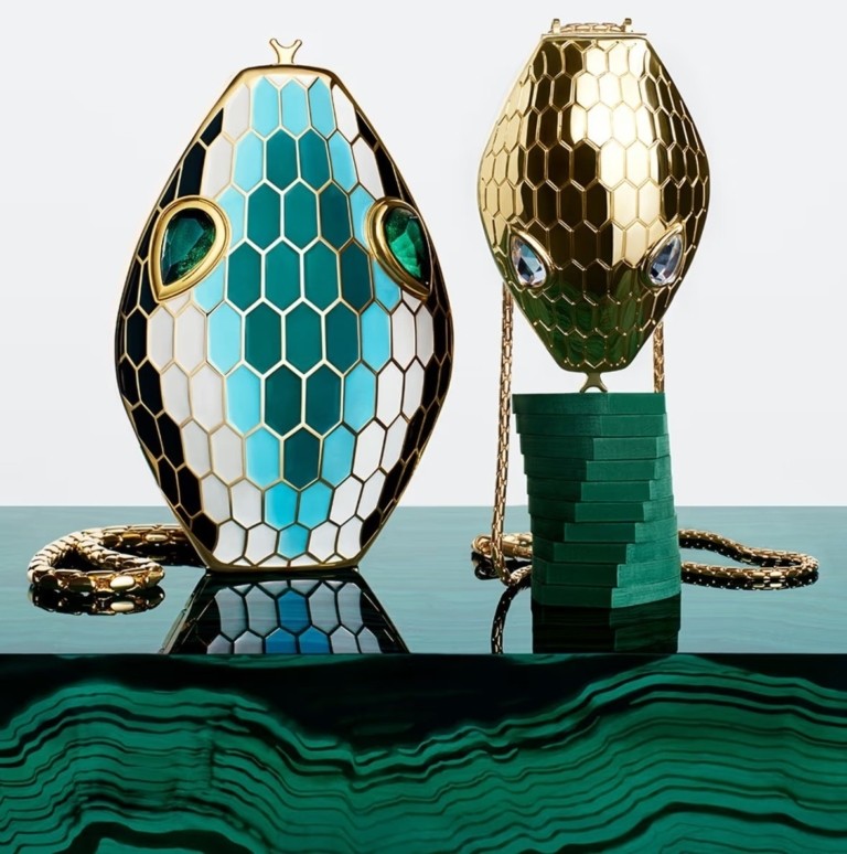 Οι νέες τσάντες-αριστουργήματα από τη Μαίρη Κατράντζου για τον οίκο Bvlgari